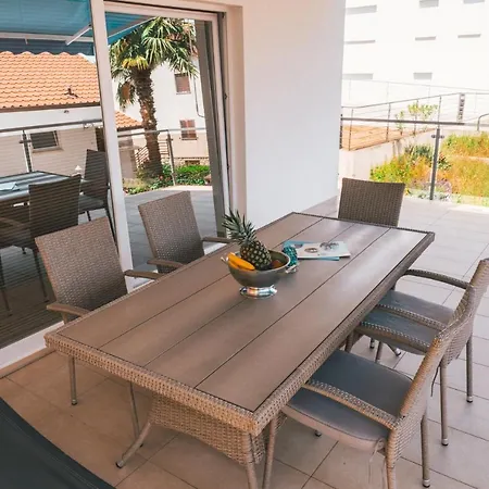 Chiara Opatija - Housing With Sea View Apartmán