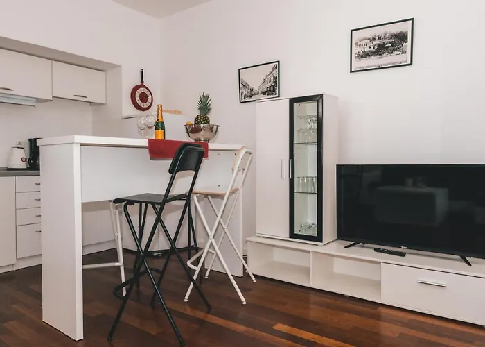 Chiara Opatija - Housing With Sea View Апартаменты